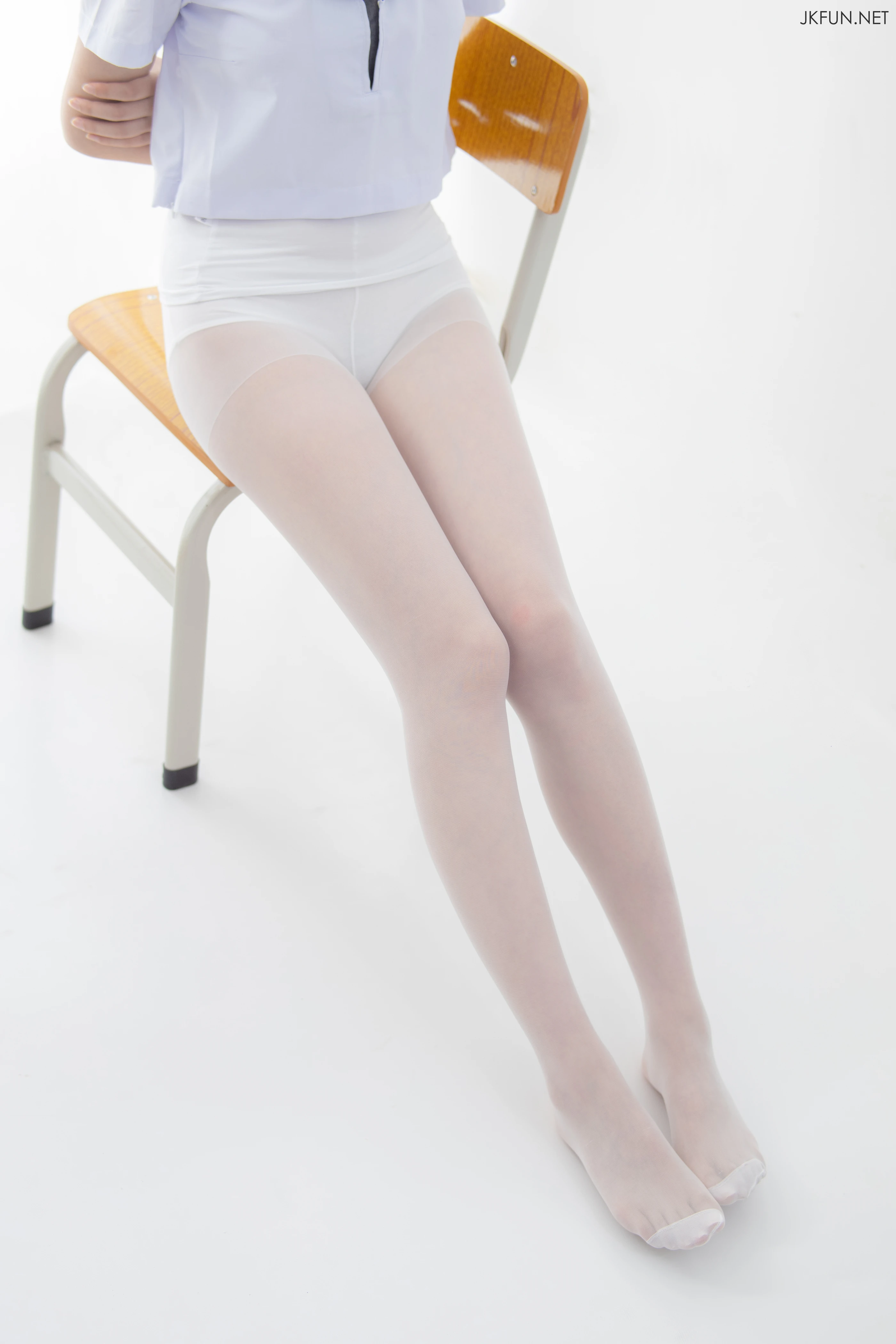 森萝财团 [JKFUN-018] 15D超薄白丝 小青 [108P 1V]插图4
